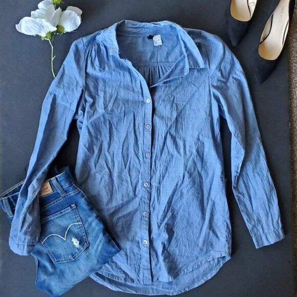💍Divided Lightweight Button Down Shirt - Picture 1 of 10